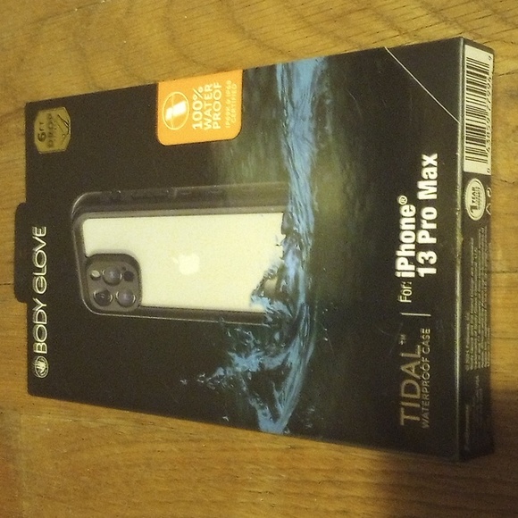 Waterproof iPhone 13 Promax case - Picture 3 of 4